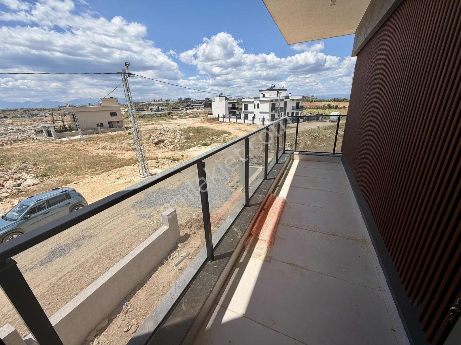 Kemerağzında Vatandaşlığa Uygun,faturalı, Özel Havuzlu 4+1 Villa - Görsel 9