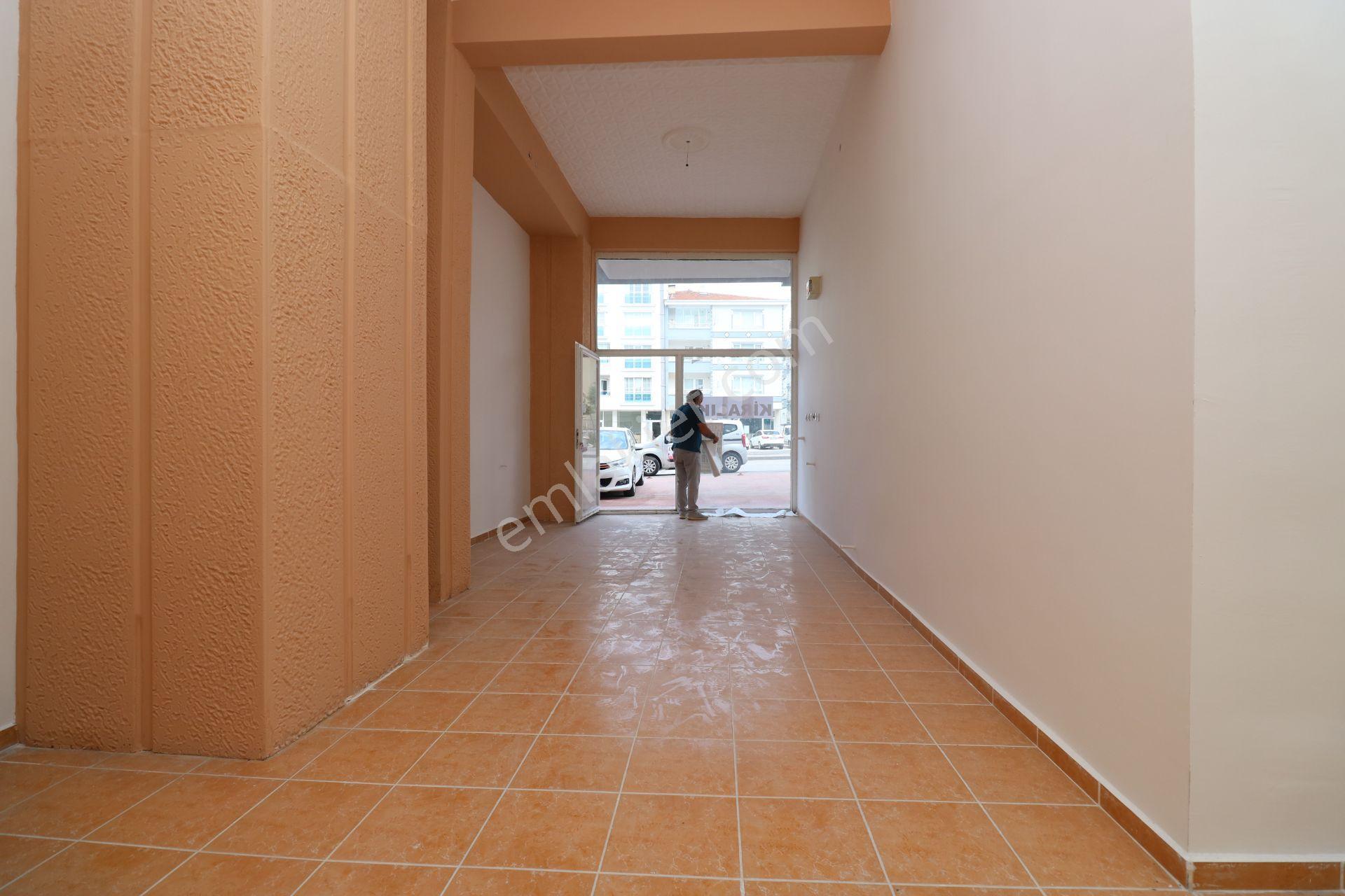 Elvanda Cadde Cephe 35 M2 Kiralık Dükkan - Görsel 12