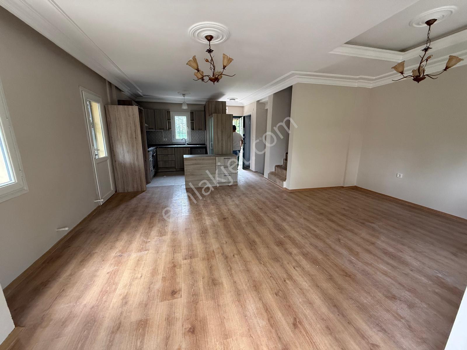 Kuşadası Kuştur Mevki Köşe Konum Geniş Bahçeli 3+2 Satılık Villa - Görsel 21
