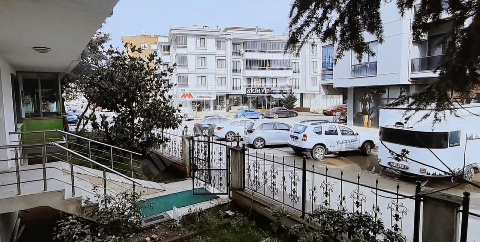 Çiftlikköy Merkezi Konumda Aile İçin Uygun Kiralık Daire - Görsel 3