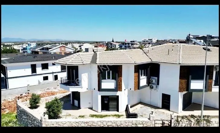 Didim Hisar Mahallesinde Deniz Manzaralı Köşe Villa