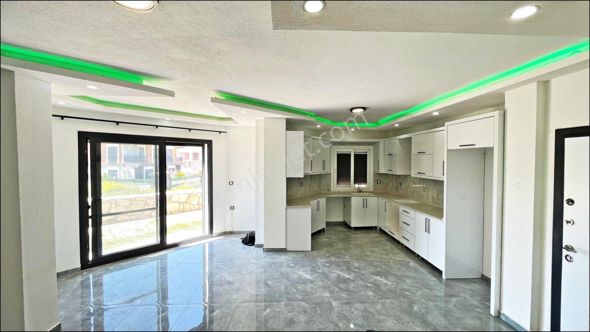 Didim Hisar Mahallesinde Deniz Manzaralı Köşe Villa - Görsel 24