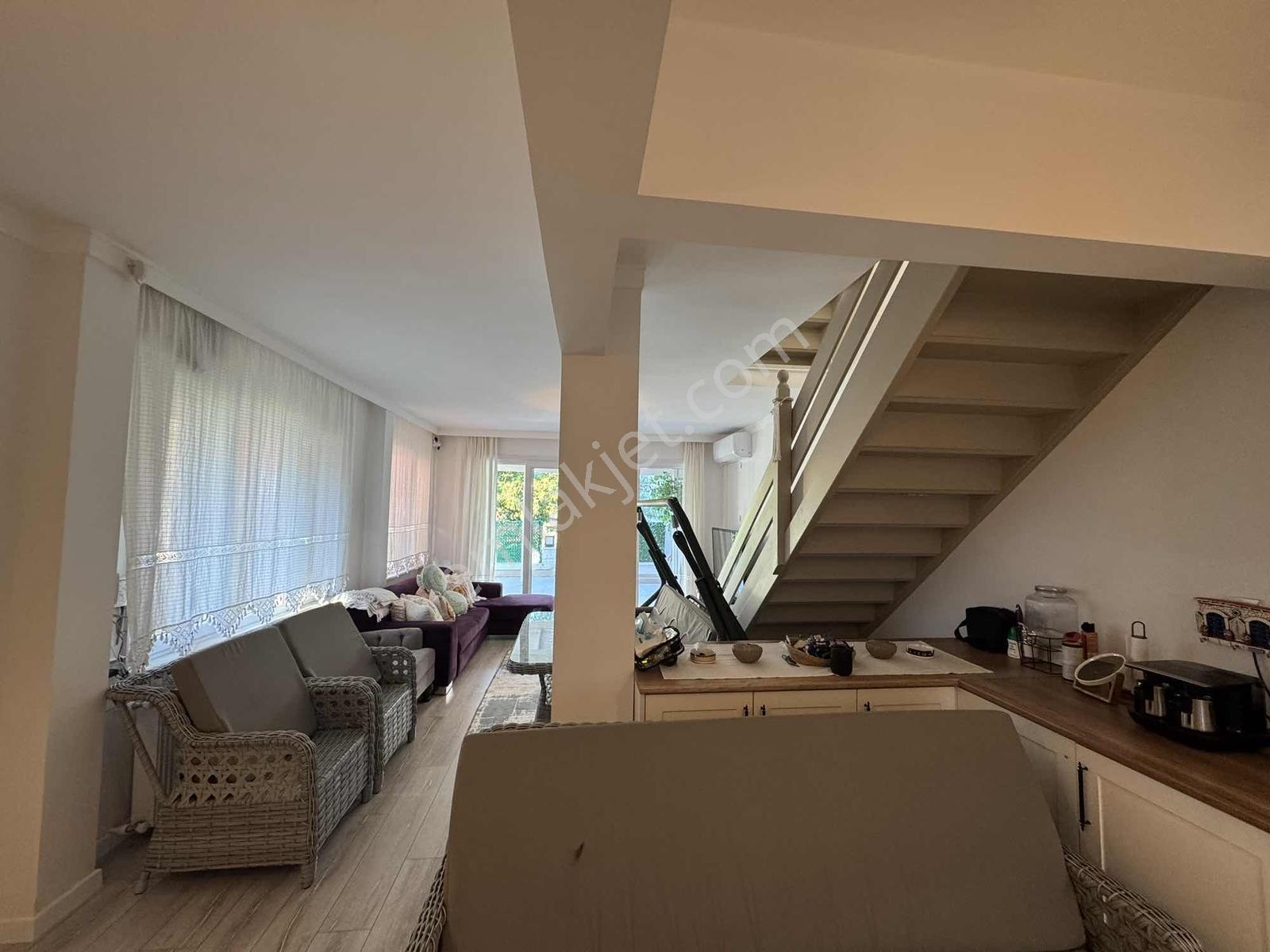 Silivri Semizkumlar'da Deniz Manzaralı 5+1 Masrafsız Villa - Görsel 16