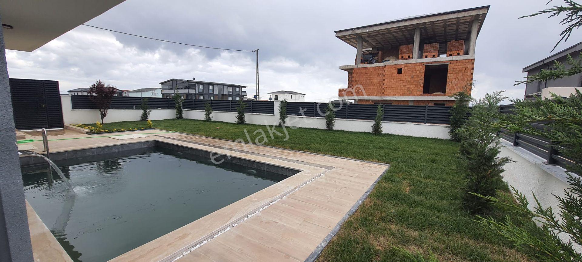 Yeniçiftlik'de 4+1 Büyük Havuzlu Villa#kartallar'dan# - Görsel 3