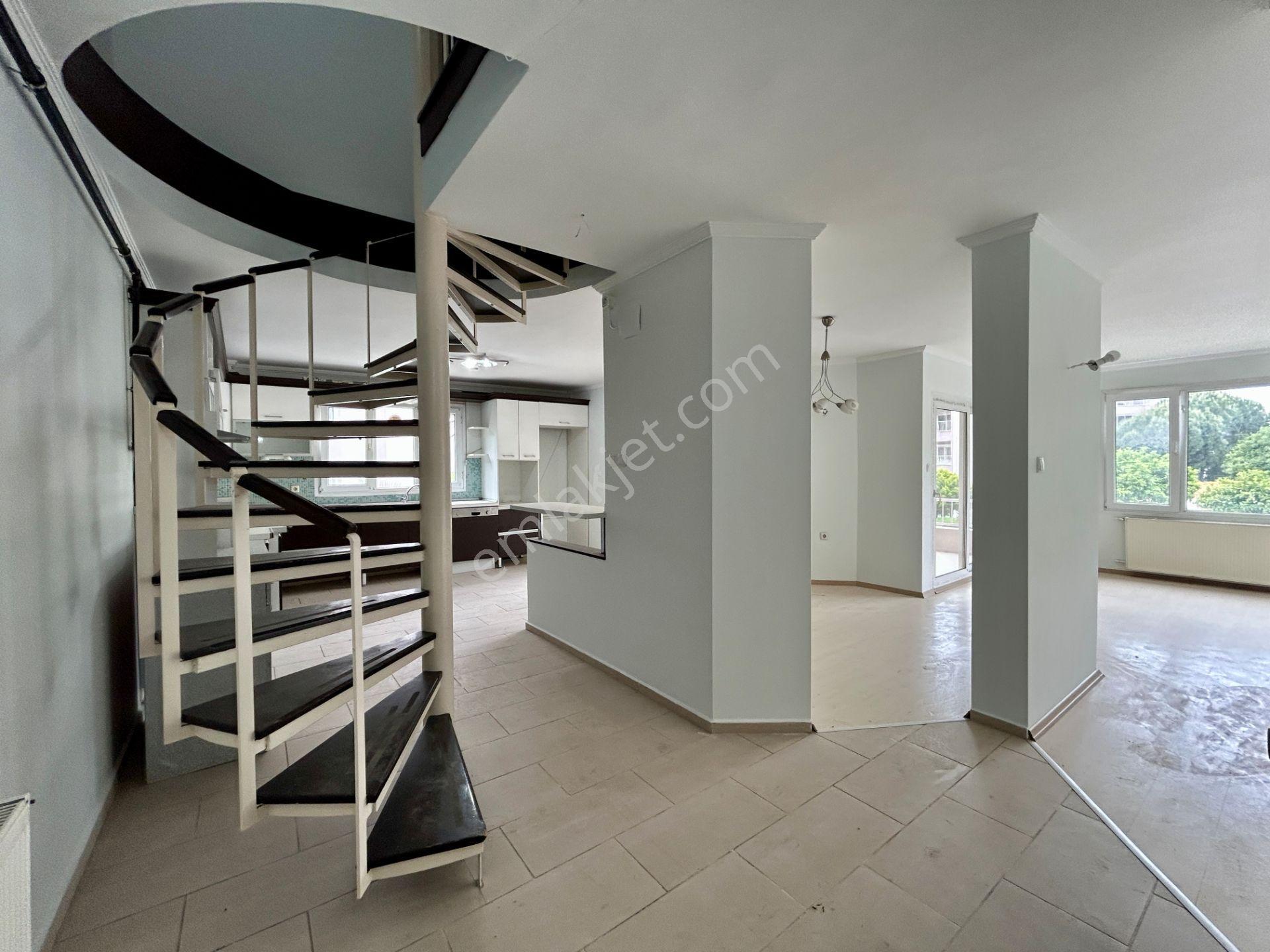 Kuşadası Ege Mahallesi Batı Ege Yalıkent Sitesi Satılık Bahçe Dubleks Daire - Görsel 18