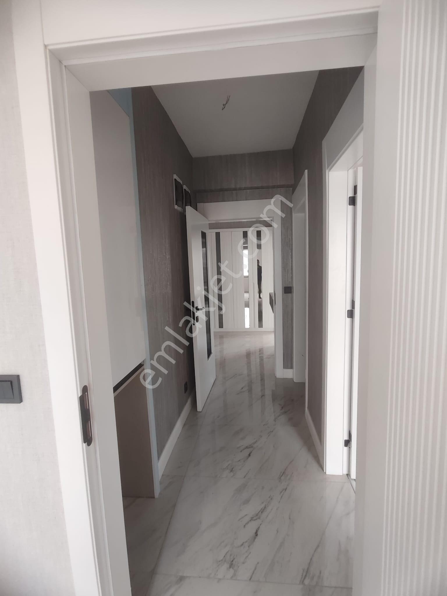 Gençosman Caddesi Üzerinde Site İçinde Satılık 3+1 Daire - Görsel 15