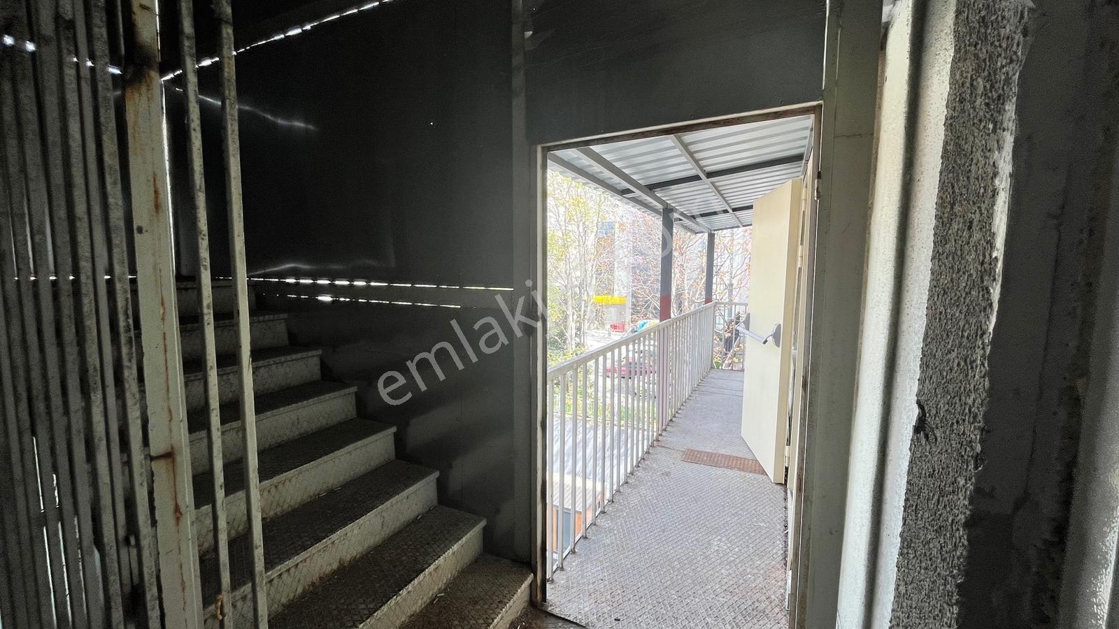 Avcılar Meydan Kuzey Plazada Yangın Merdivenli 14 M2 Ofis - Görsel 13