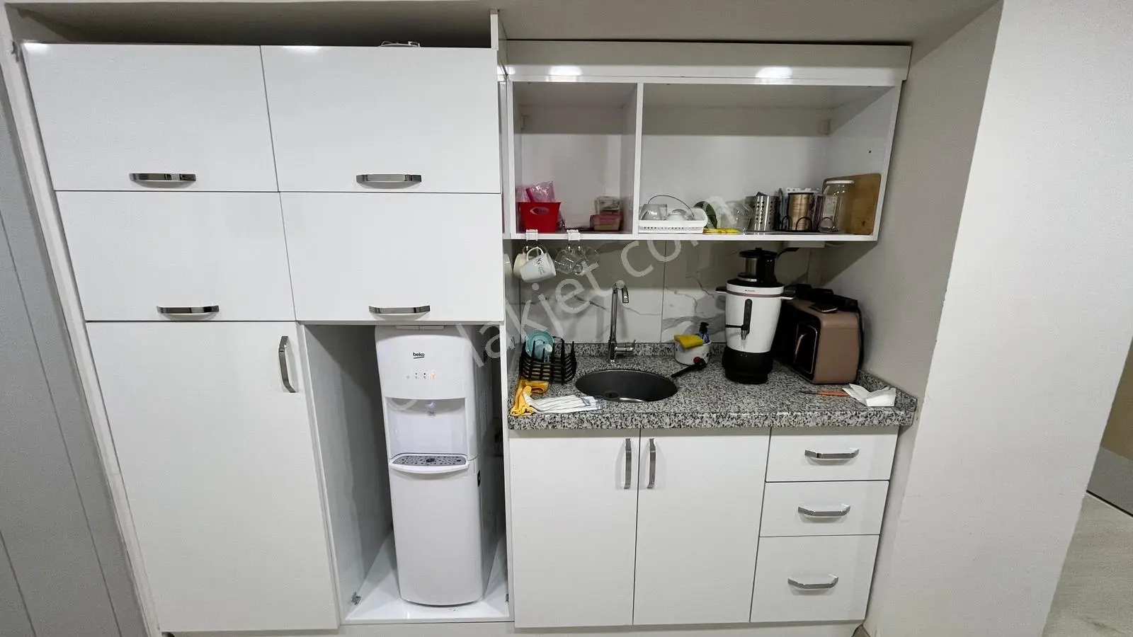 Avcılar Meydan Kuzey Plazada Yangın Merdivenli 14 M2 Ofis - Görsel 5
