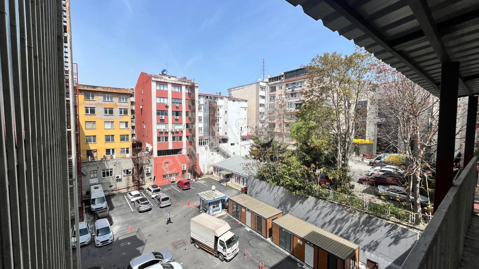 Avcılar Meydan Kuzey Plazada Yangın Merdivenli 14 M2 Ofis - Görsel 14