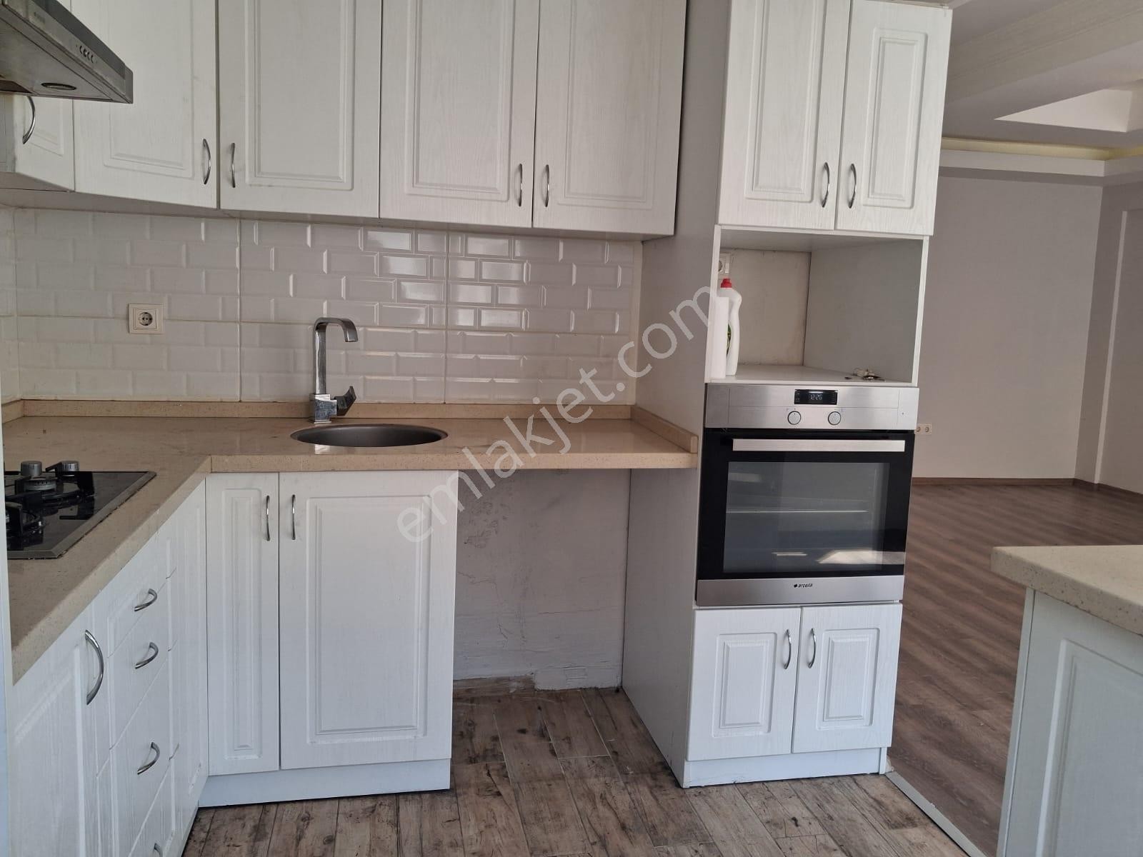Güzelyalı'da Tramvaya Yakın Bakımlı 2+1 Kiralık Daire - Görsel 16