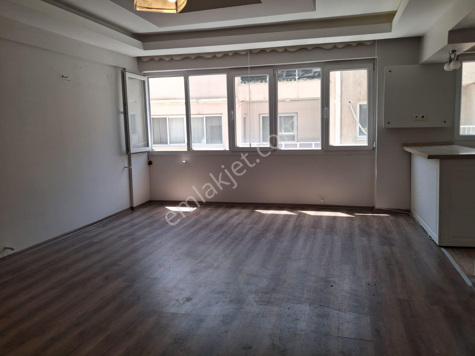 Güzelyalı'da Tramvaya Yakın Bakımlı 2+1 Kiralık Daire - Görsel 24