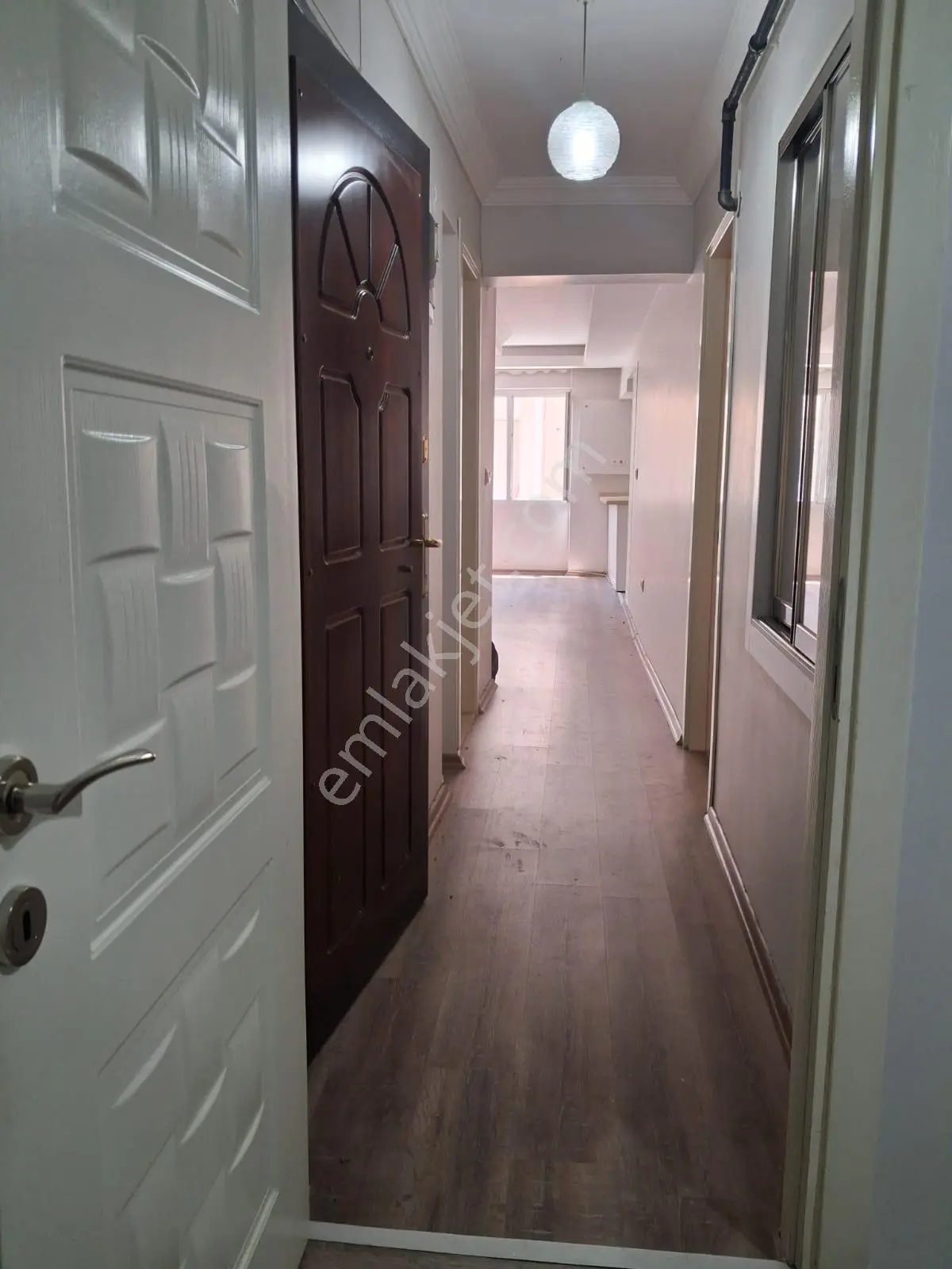 Güzelyalı'da Tramvaya Yakın Bakımlı 2+1 Kiralık Daire - Görsel 5
