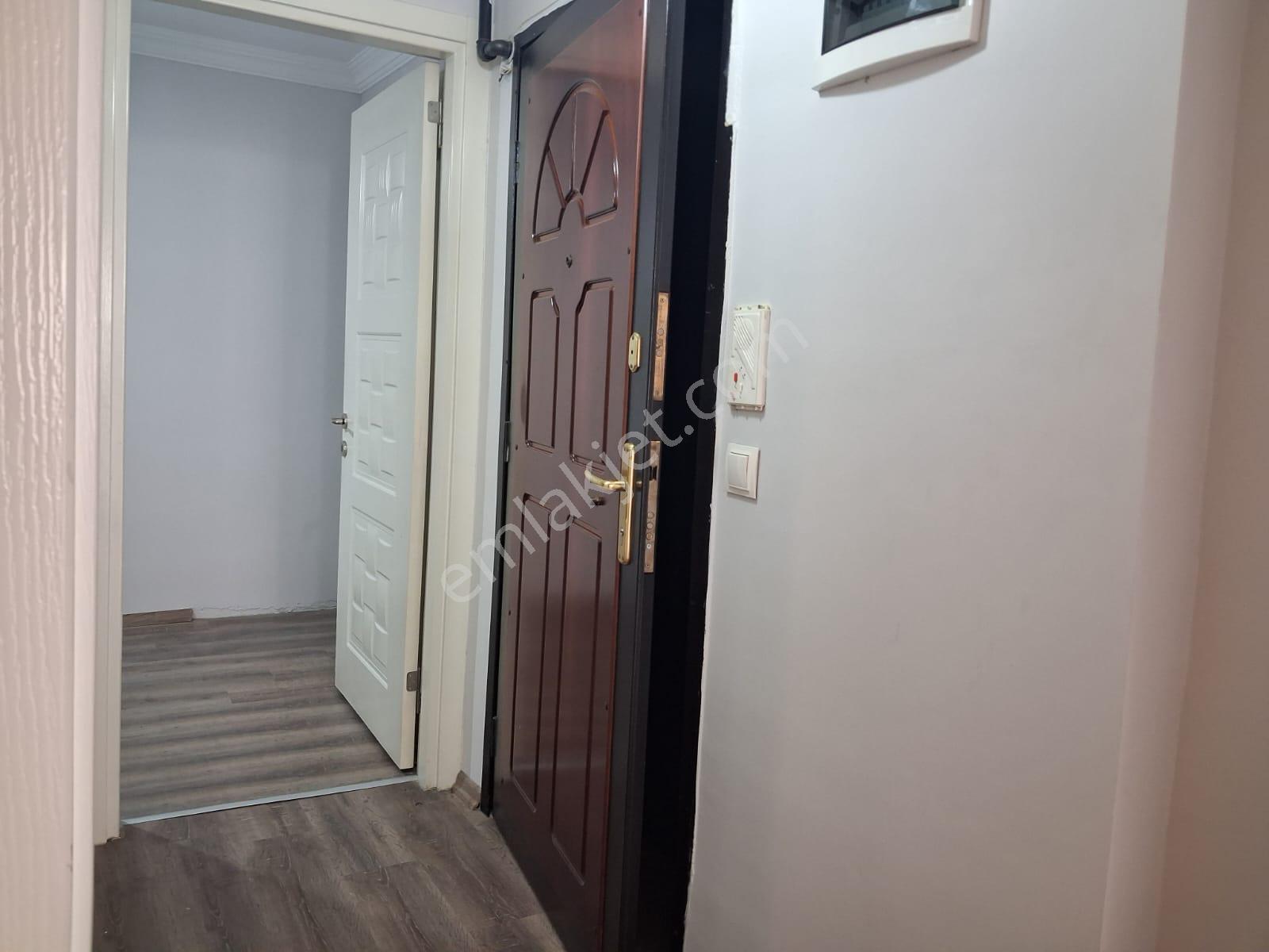 Güzelyalı'da Tramvaya Yakın Bakımlı 2+1 Kiralık Daire - Görsel 7
