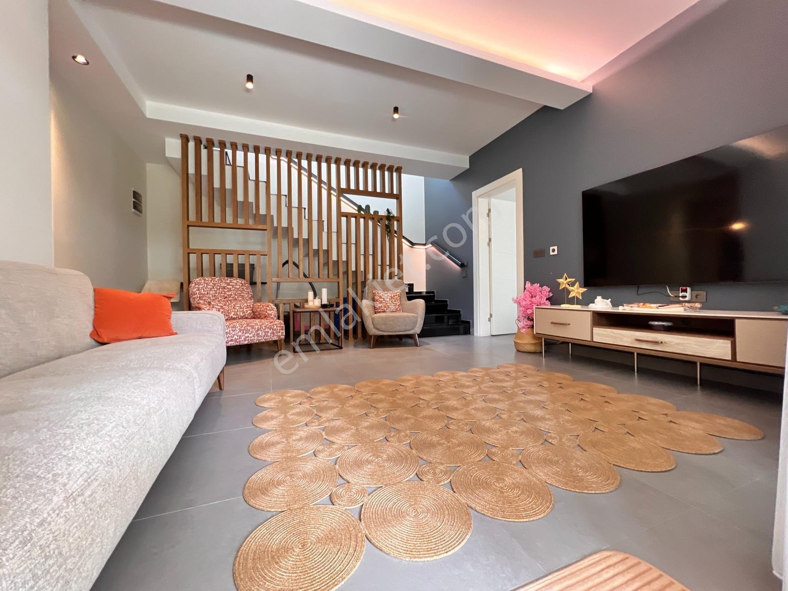 Marmaris Yaşamköşklerinde Satılık Tam Müstakil 4+2 Havuzlu Villa - Görsel 15