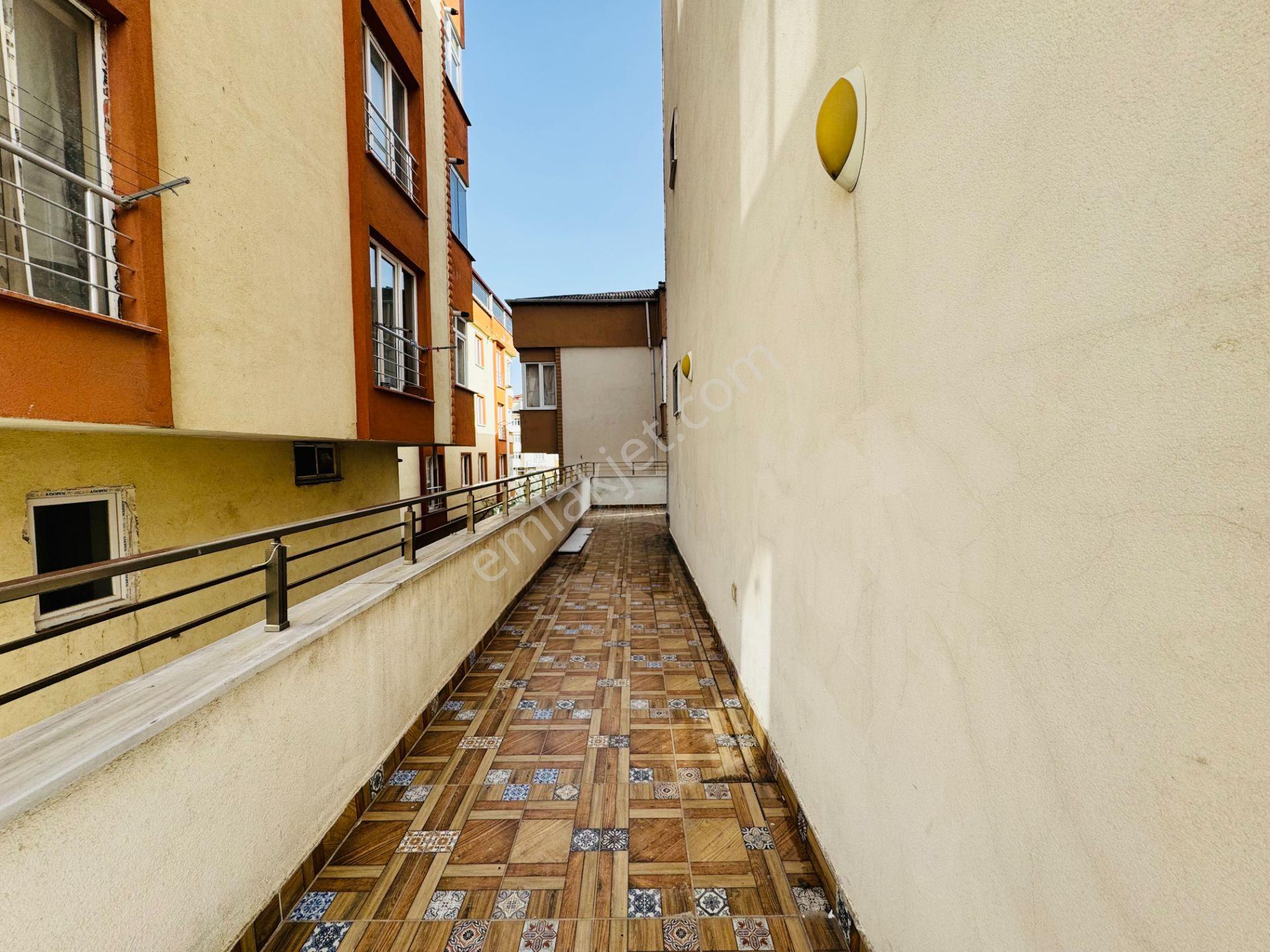 Güven'den Kapaklı'da Cadde Üzerinde Ebv.banyolu Teraslı Daire - Görsel 8