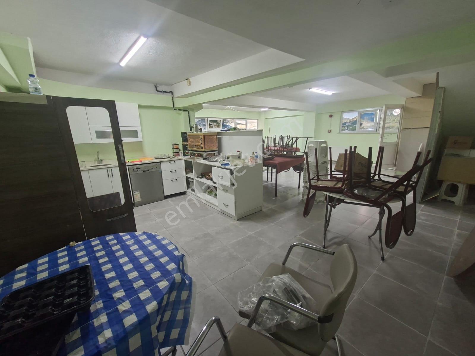 Çayırova Cadde Üstü Merkezi Konum 160m² İki Katlı Kiralık Dükkan - Görsel 27