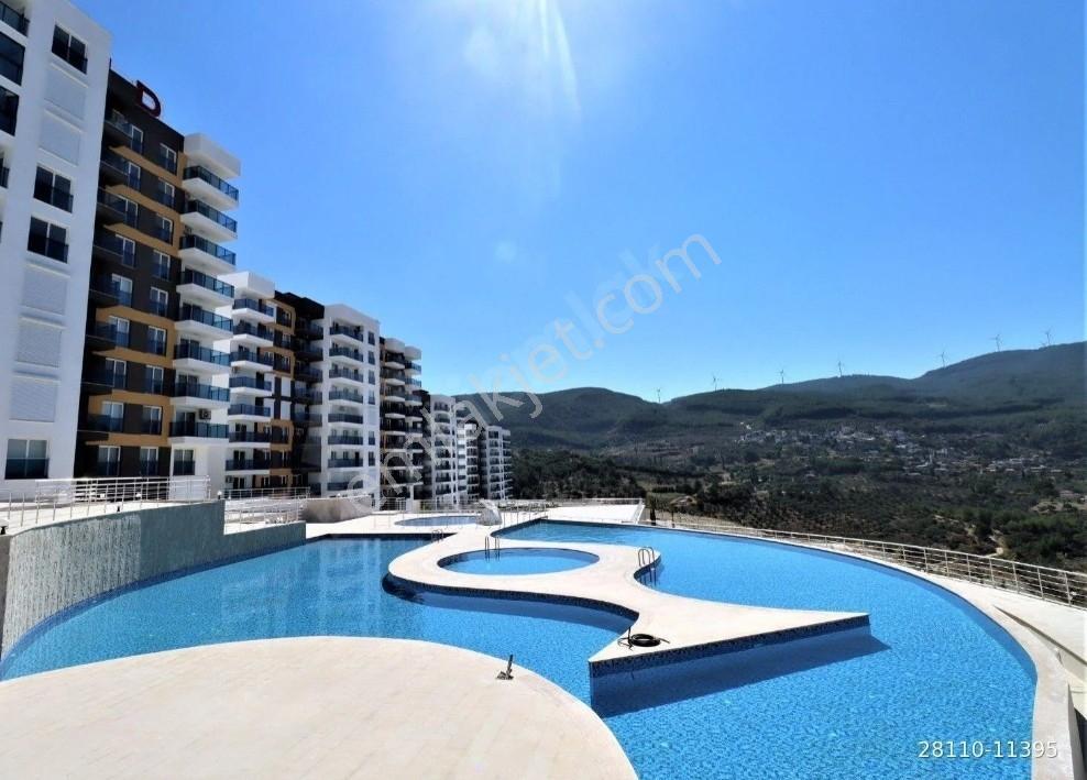 Deniz Ve Havuz Manzaralı 57 M2 Eşyalı Satılık 1+1 Daire