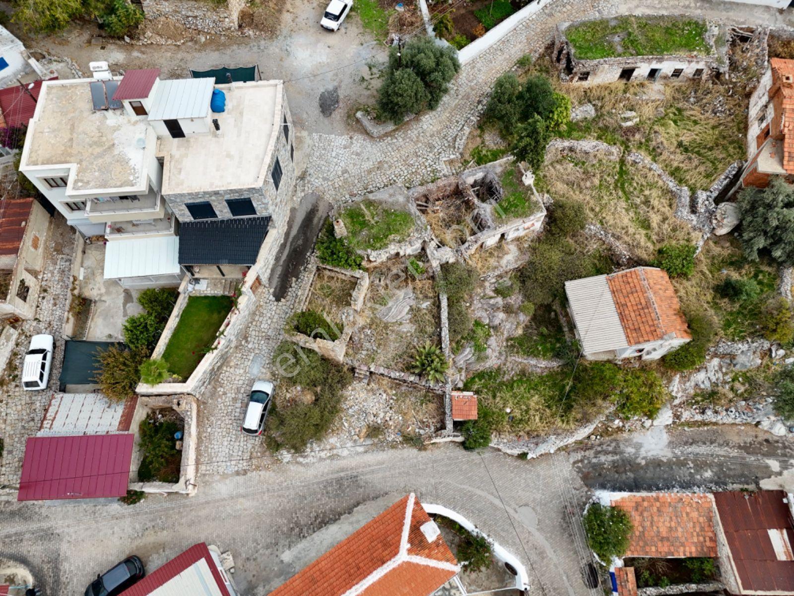 Kazıklı'da Deniz Manzaralı 215m² Avlulu Arsa + 2 Eski Yapı - Görsel 7