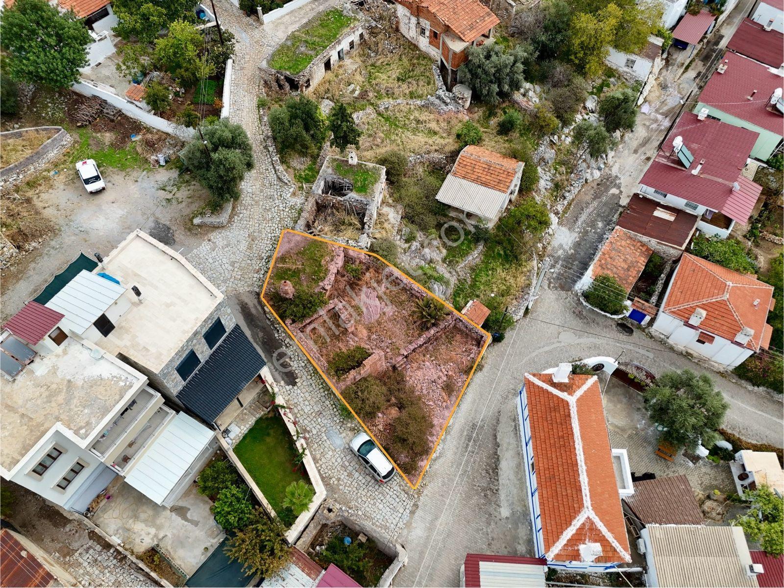 Kazıklı'da Deniz Manzaralı 215m² Avlulu Arsa + 2 Eski Yapı - Görsel 5