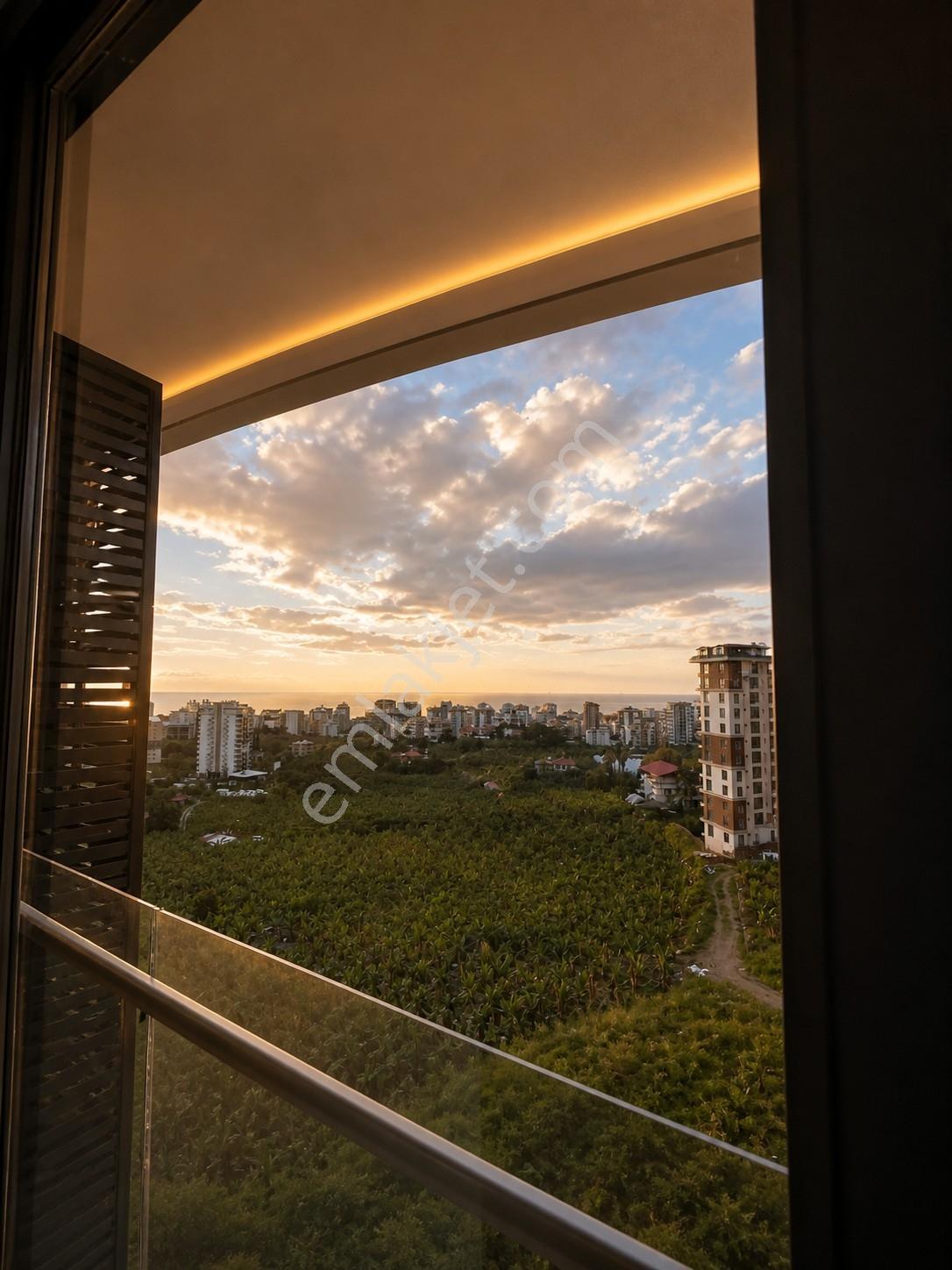 Alanyada Full Aktiviteli Sitede Full Eşyalı Deniz Manzaralı 2+1 - Görsel 8