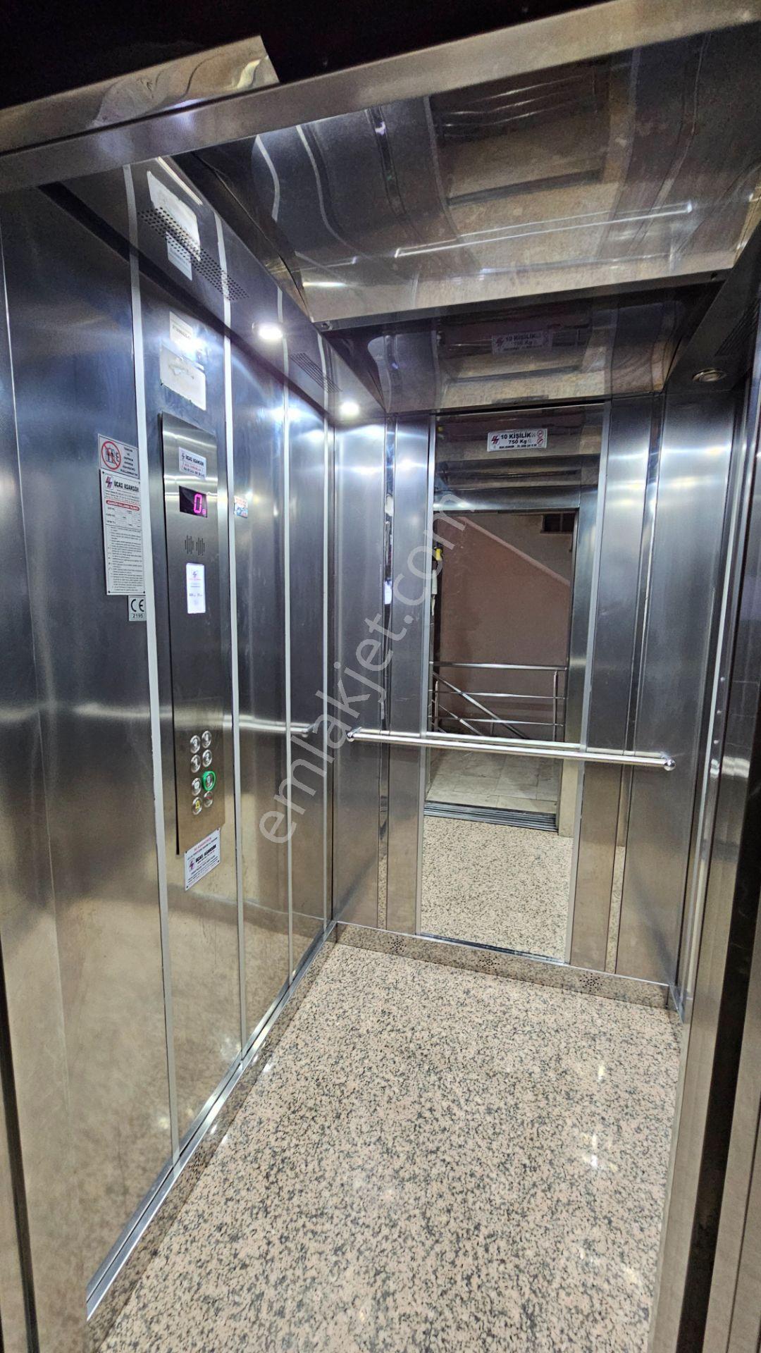 Remax Mid'den Balıkesir'in Merkezinde 5+1 Dubleks Daire - Görsel 8