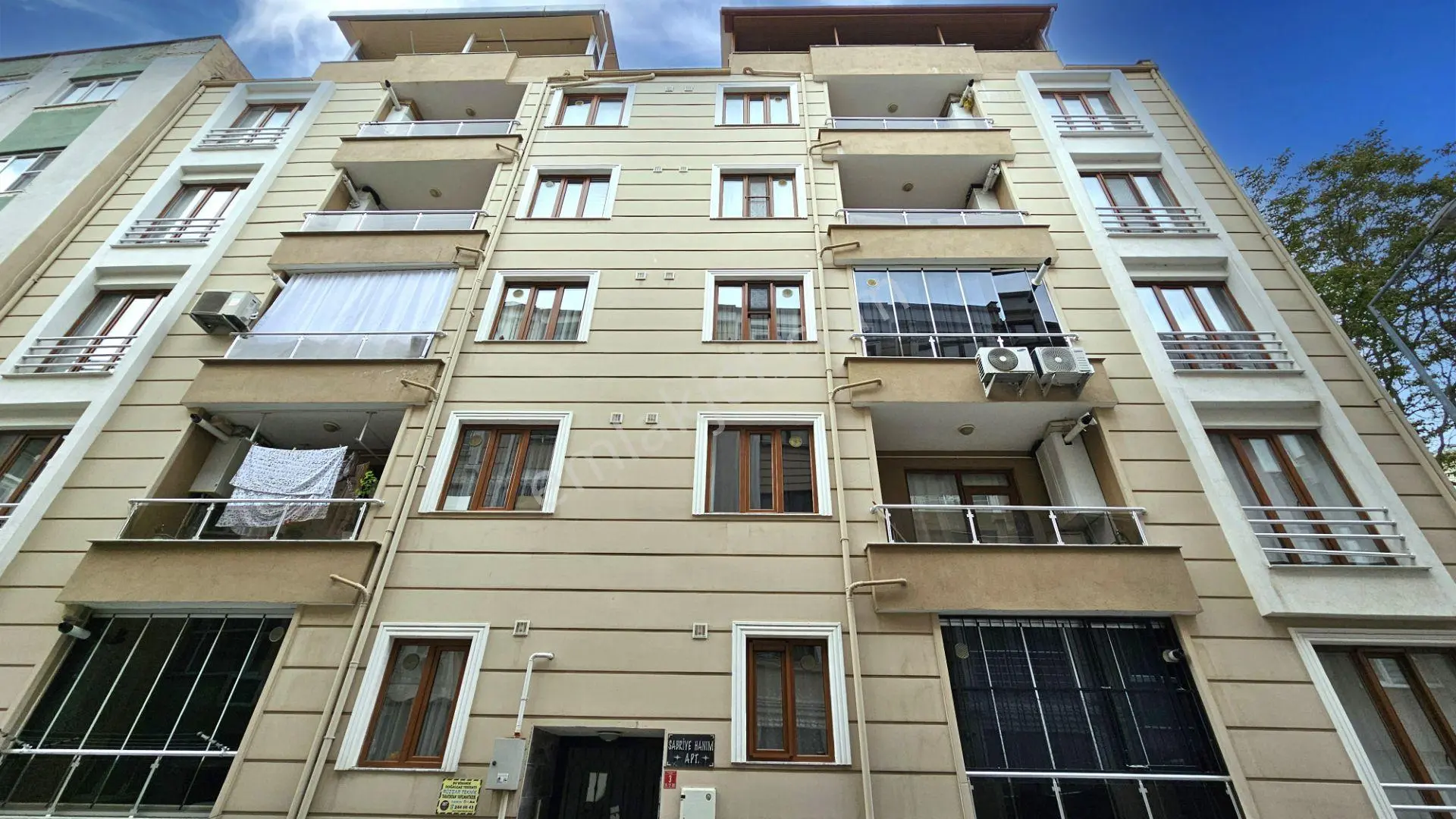 Remax Mid'den Balıkesir'in Merkezinde 5+1 Dubleks Daire