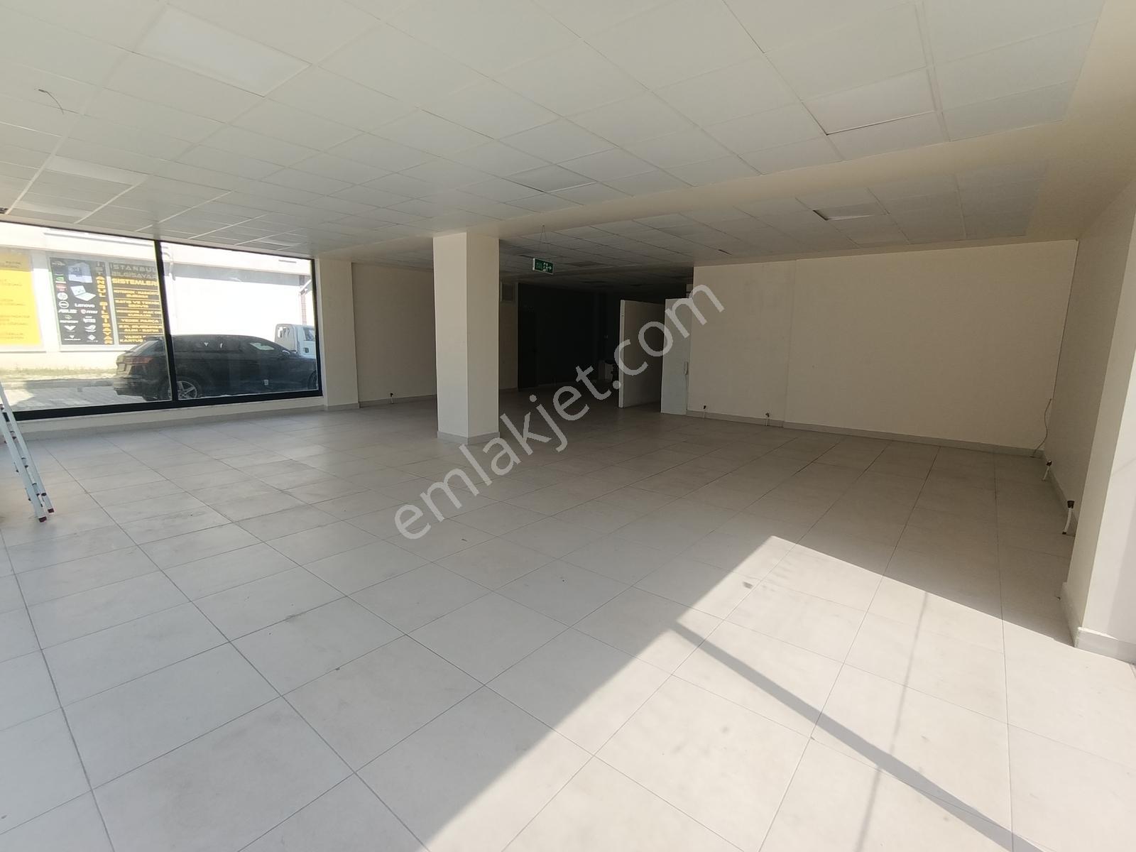 Büyükçekmece Ana Cadde Üstü Kiralık 142m² Dükkan Ve 270m² Depo - Görsel 4
