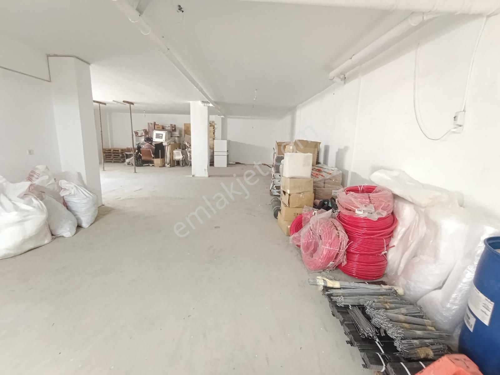 Büyükçekmece Ana Cadde Üstü Kiralık 142m² Dükkan Ve 270m² Depo - Görsel 23
