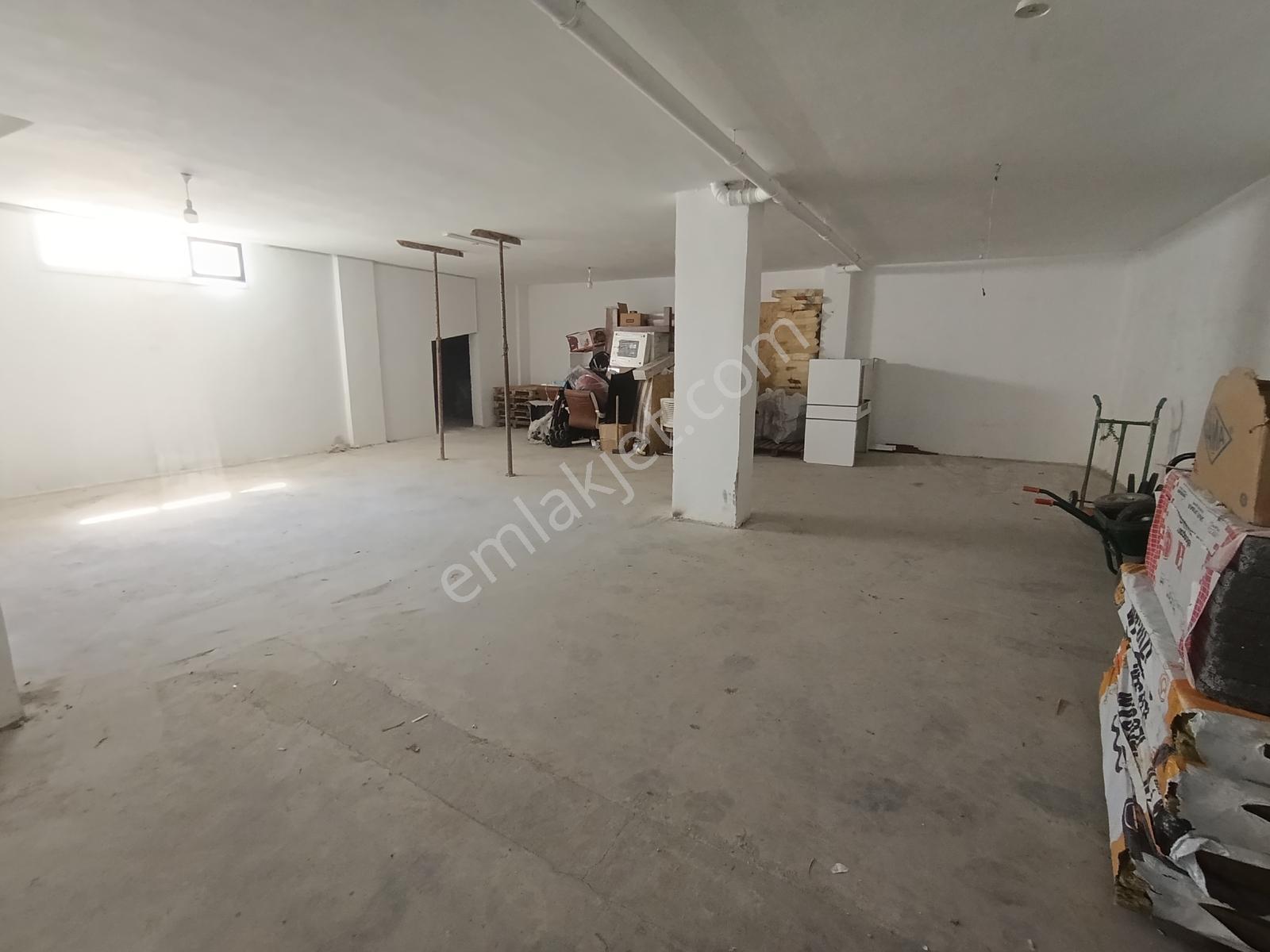 Büyükçekmece Ana Cadde Üstü Kiralık 142m² Dükkan Ve 270m² Depo - Görsel 9