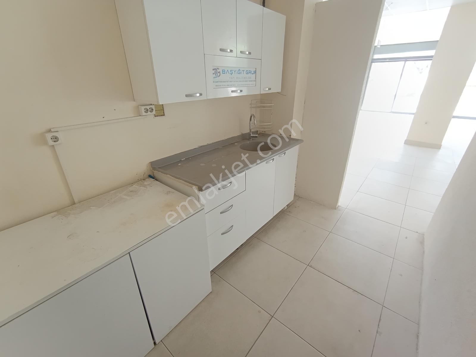 Büyükçekmece Ana Cadde Üstü Kiralık 142m² Dükkan Ve 270m² Depo - Görsel 14