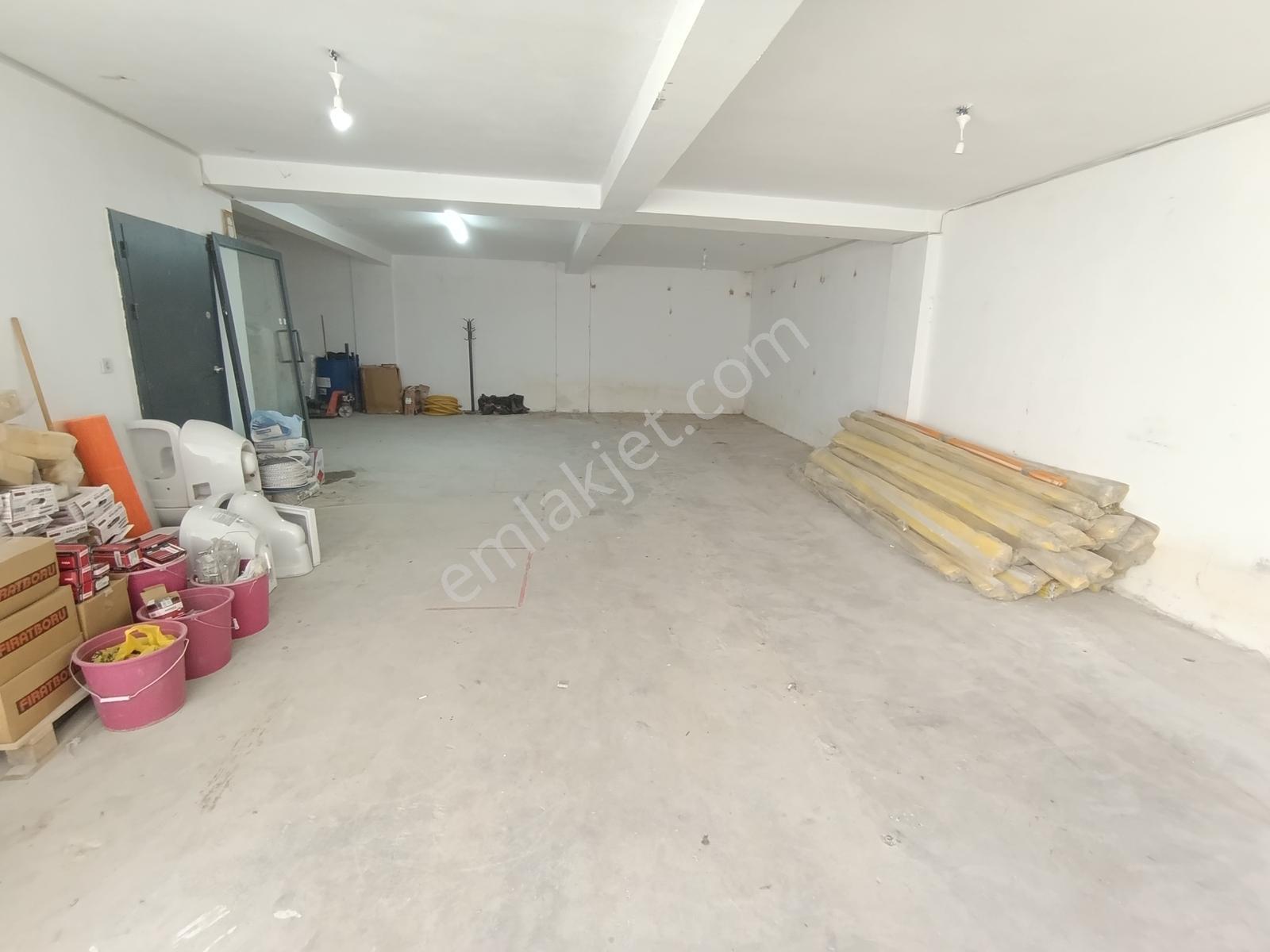 Büyükçekmece Ana Cadde Üstü Kiralık 142m² Dükkan Ve 270m² Depo - Görsel 8