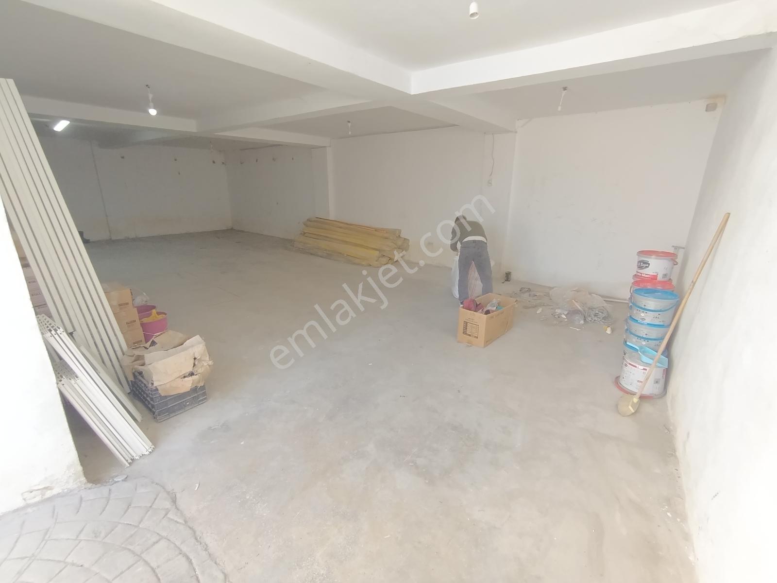 Büyükçekmece Ana Cadde Üstü Kiralık 142m² Dükkan Ve 270m² Depo - Görsel 21