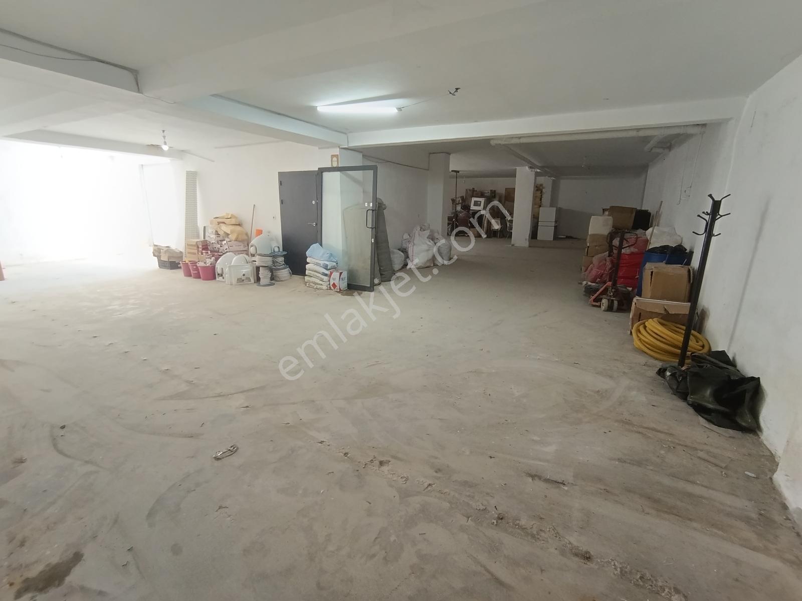 Büyükçekmece Ana Cadde Üstü Kiralık 142m² Dükkan Ve 270m² Depo - Görsel 19