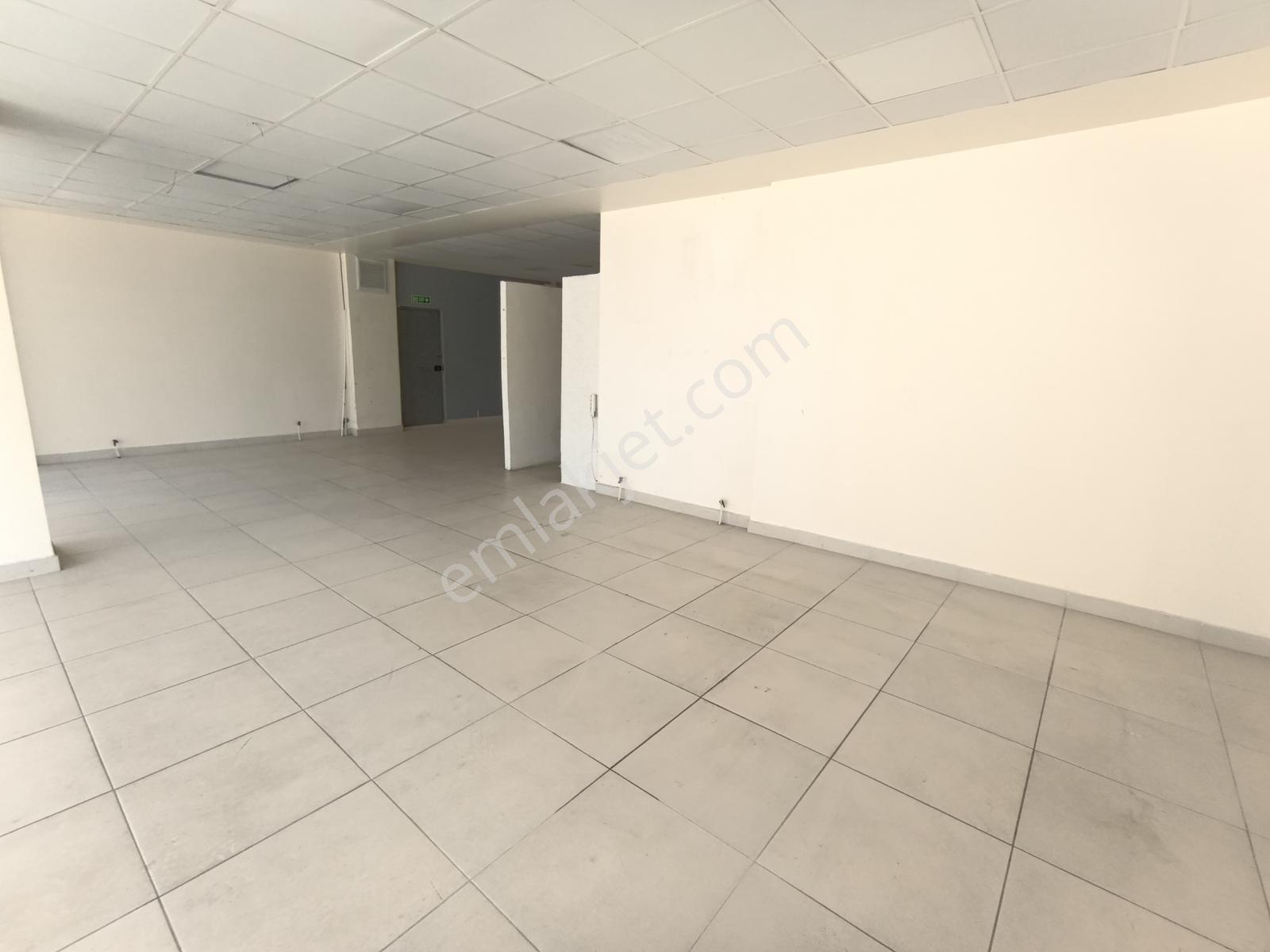 Büyükçekmece Ana Cadde Üstü Kiralık 142m² Dükkan Ve 270m² Depo - Görsel 11