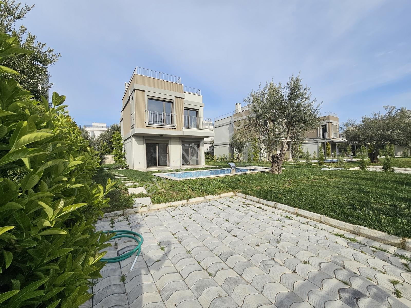 Onmax Artura Komşu 3+1 Müstakil Havuzlu Lüks Villa - Görsel 23