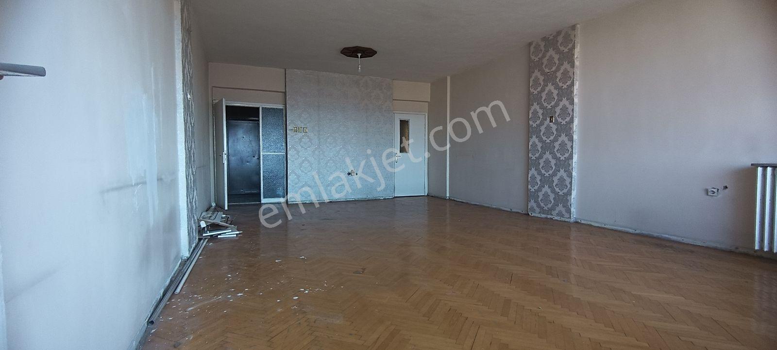 Sahabiye Mah. Erciyes Sitesi 3+1 Satılık Geniş Daire - Görsel 2