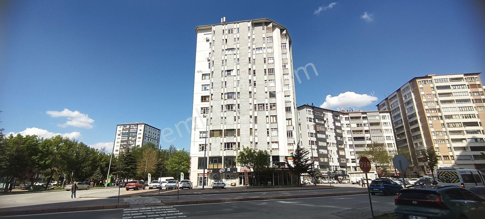 Sahabiye Mah. Erciyes Sitesi 3+1 Satılık Geniş Daire - Görsel 17