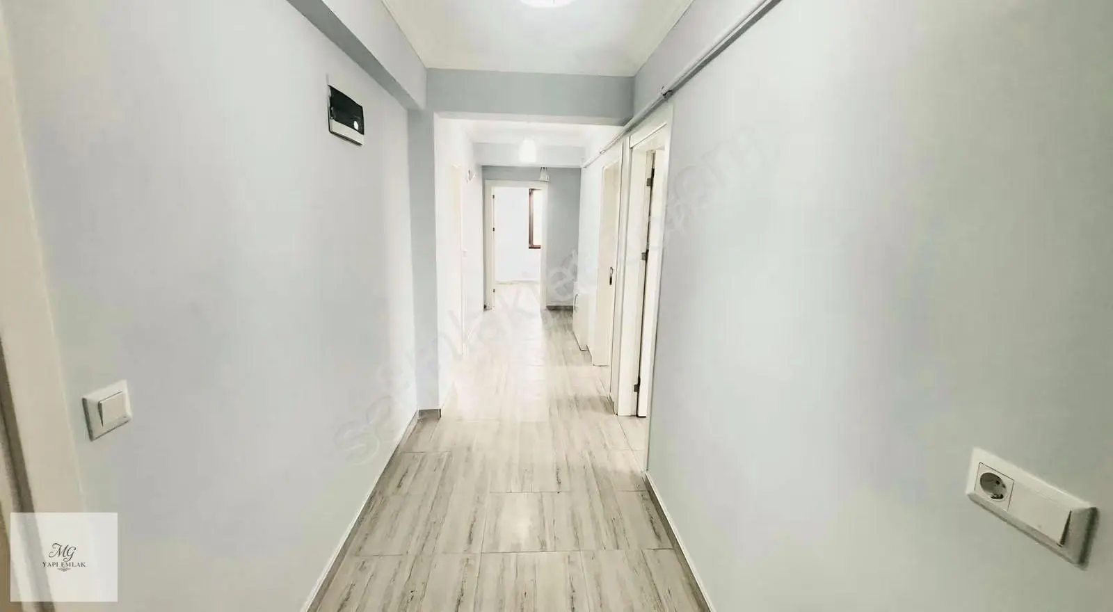 Mg Emlak'dan Kiralık 3+1 Merkezi Konumda Genış Daire