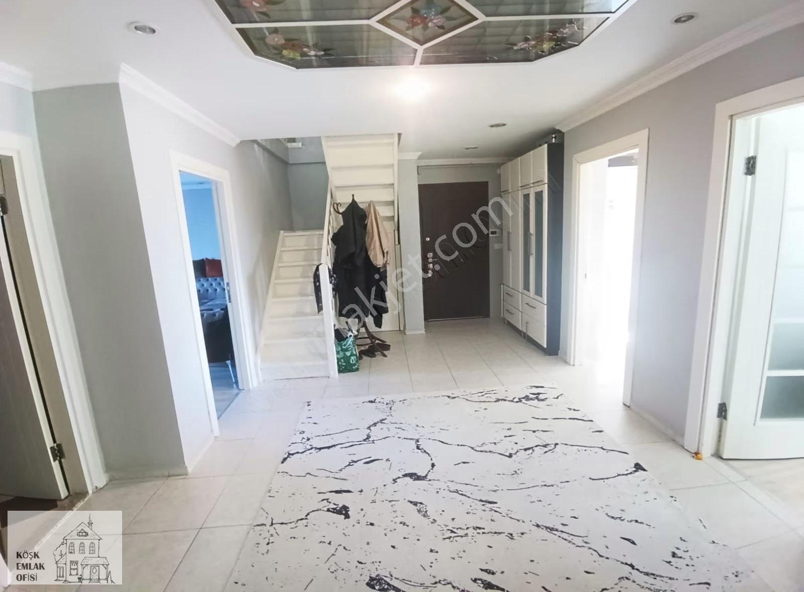 Bahçelievler Kıbrıs Parkına Yakın 8 + 2 . 300 M2 Dubleks Daire - Görsel 10