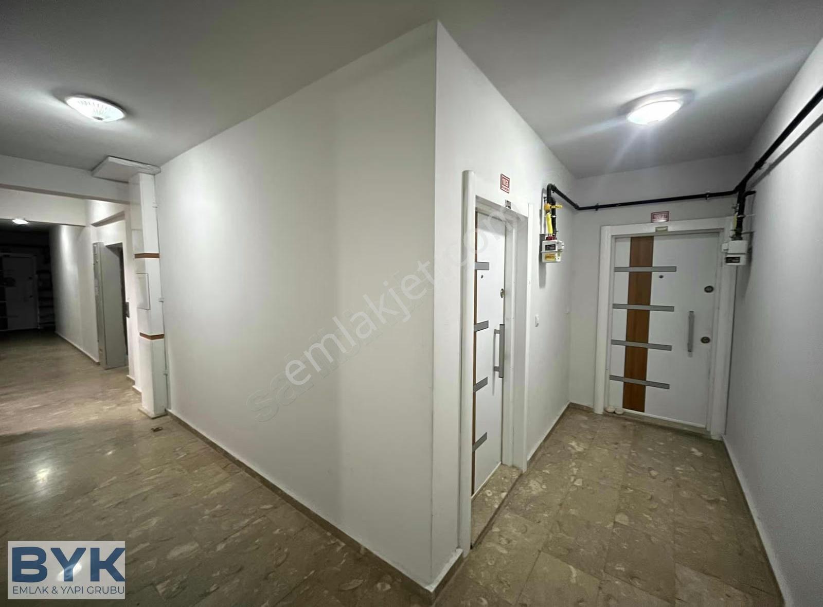 Byk' Dan! Simge Yapı! Geniş M2! Full Eşyalı! Kiralık 2+0 Daire! - Görsel 4
