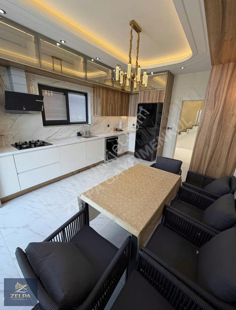 Site İçinde Full Deniz Manzaralı Lüks Eşyalı Yeni Nesil Villa - Görsel 15