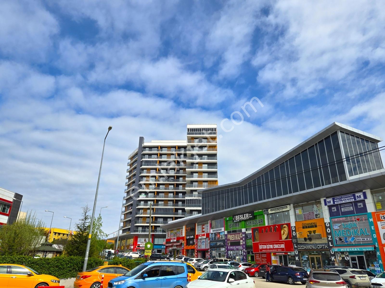 Garanti Emlak'tan Devlet Hastanesi Karşısı K.otoprklı Eşyalı 2+1