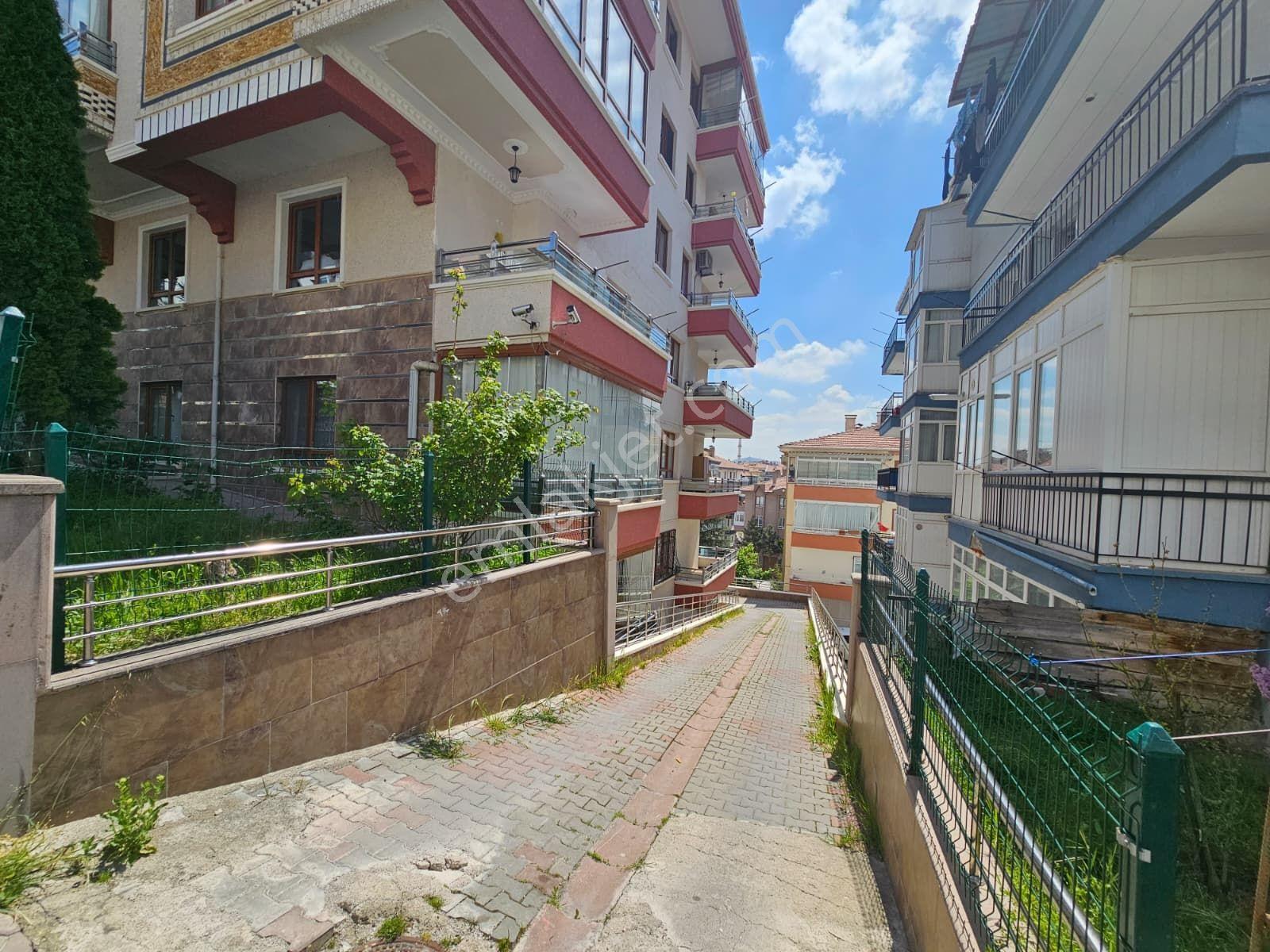 Bademlik Zeytinlik Sok.ta Ful Yapılı, Ebeveyn B. Asansörlü 4+1 - Görsel 31