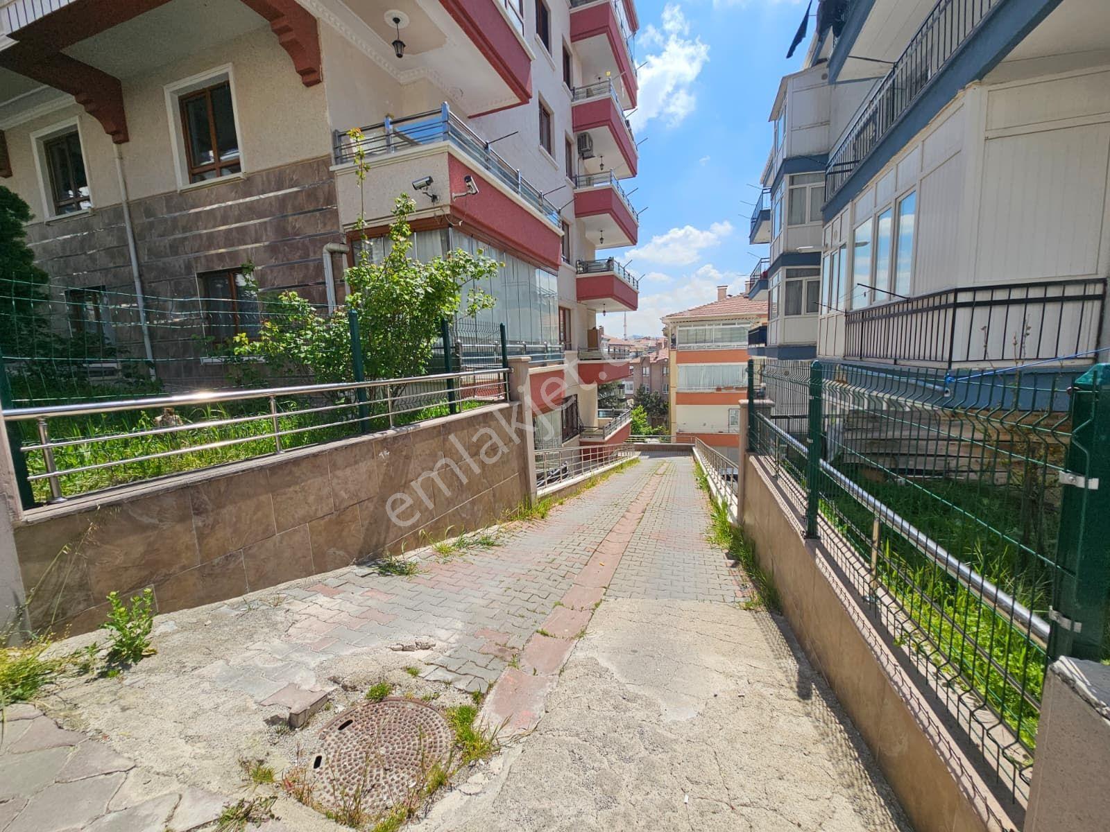 Bademlik Zeytinlik Sok.ta Ful Yapılı, Ebeveyn B. Asansörlü 4+1 - Görsel 16