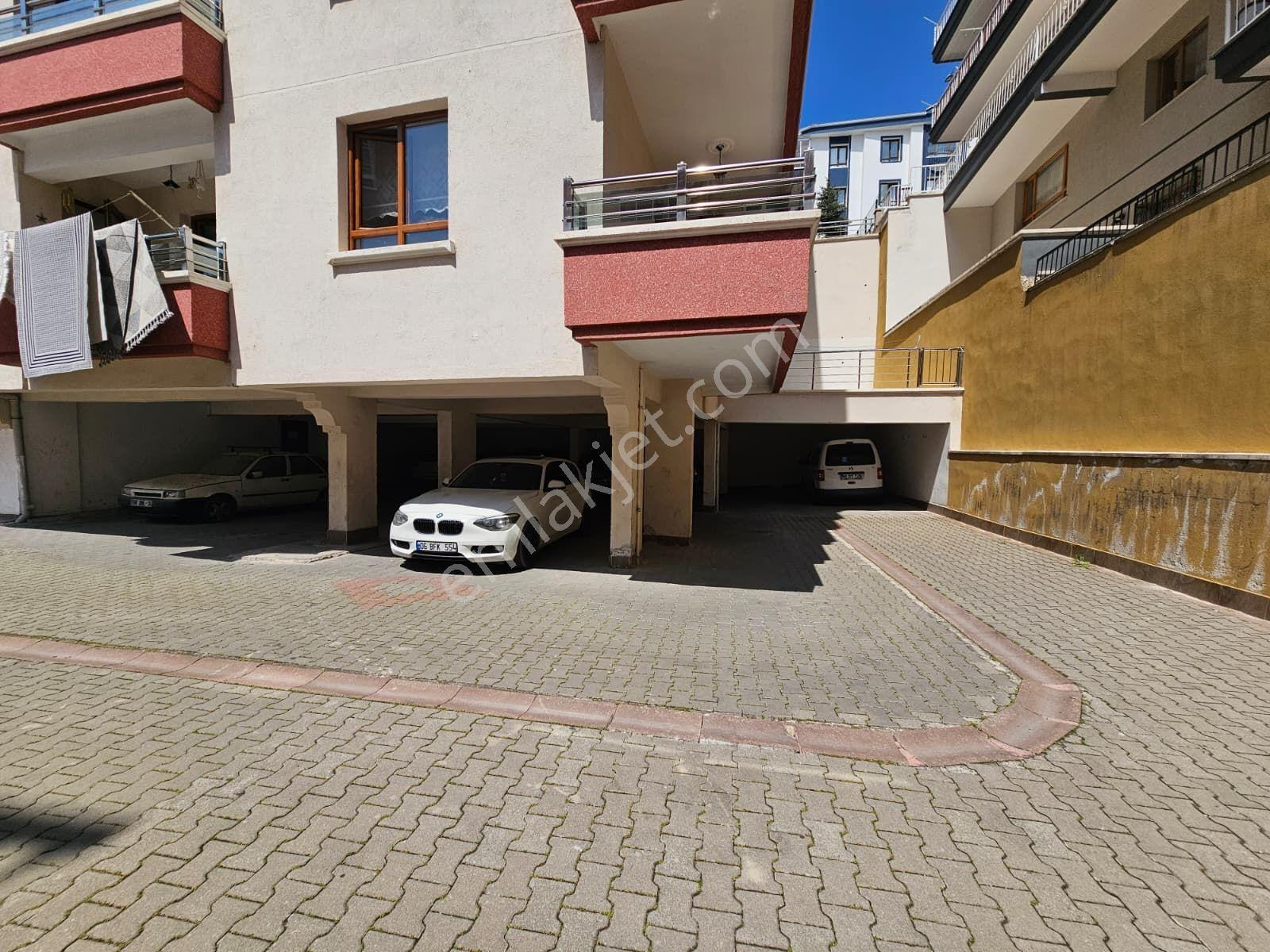 Bademlik Zeytinlik Sok.ta Ful Yapılı, Ebeveyn B. Asansörlü 4+1 - Görsel 6