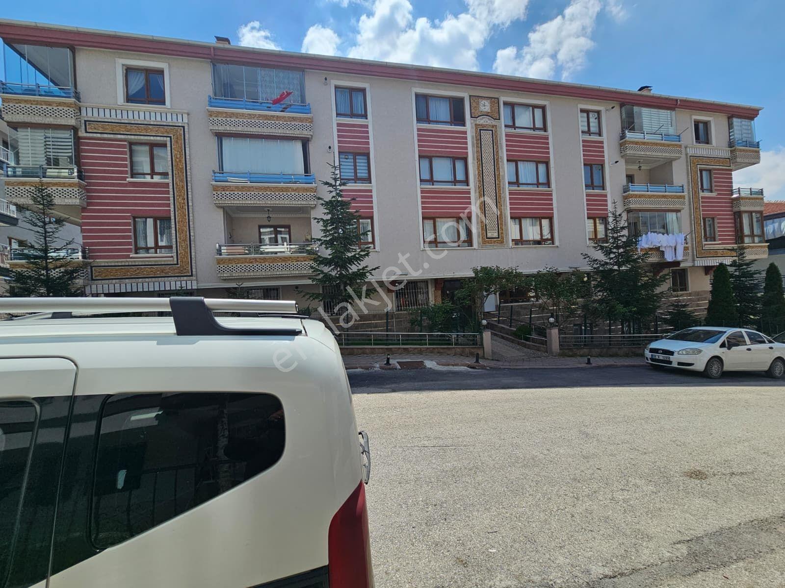 Bademlik Zeytinlik Sok.ta Ful Yapılı, Ebeveyn B. Asansörlü 4+1 - Görsel 25