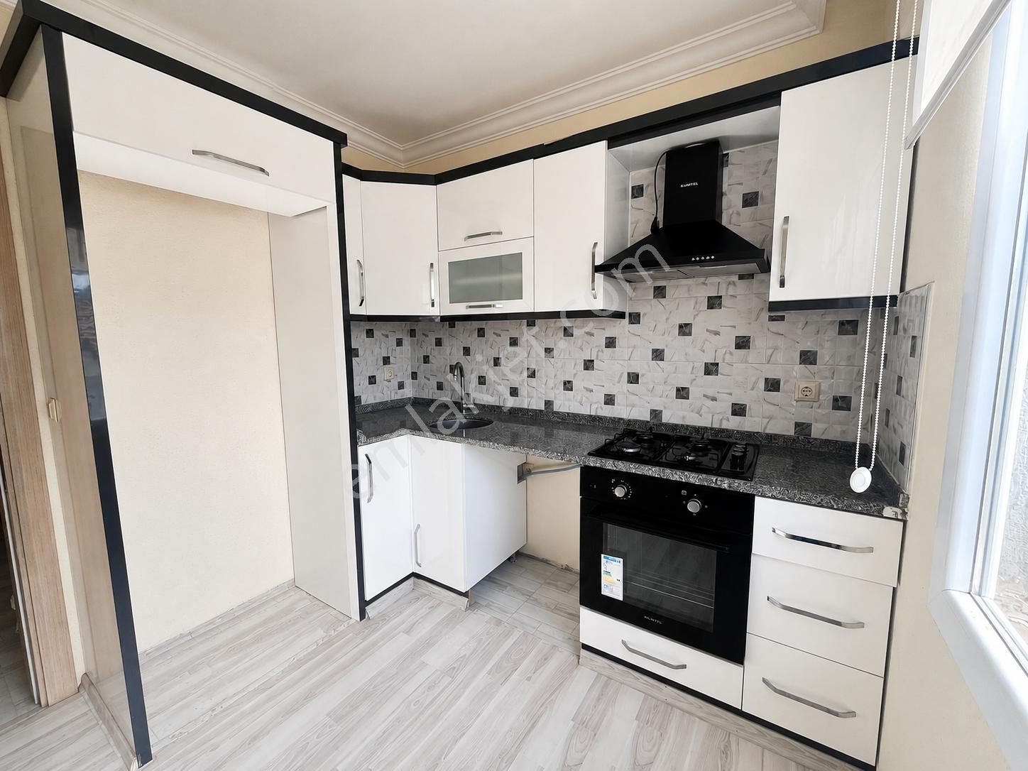 Foça Yeni Bağarası’nda Önü Açık, Ebeveyn Banyolu 2+1 Satılık Daire - Görsel 9