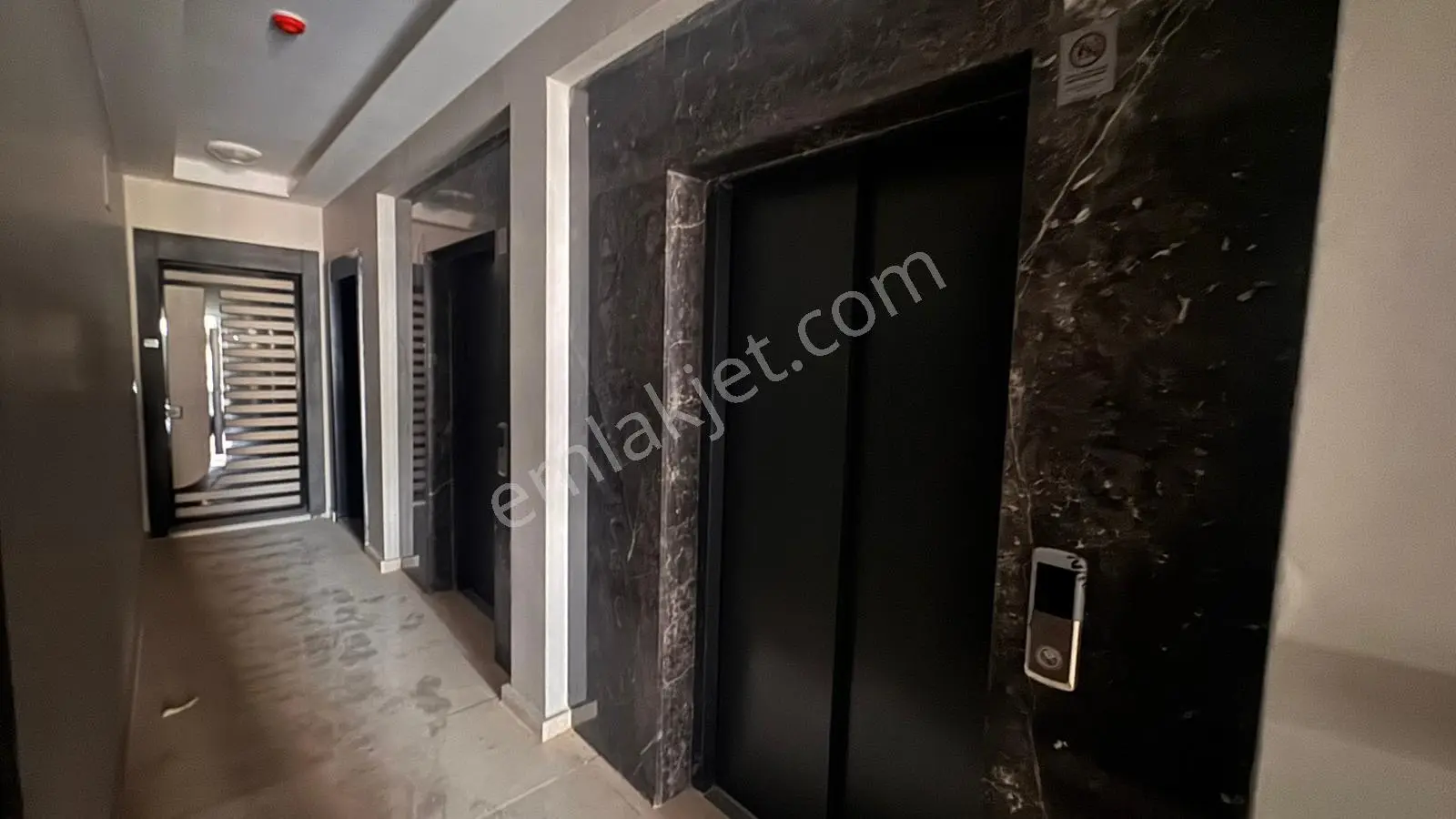 Ayaş'ta Havuzlu Site İçerisinde Satılık 1+1 Daire - Görsel 2