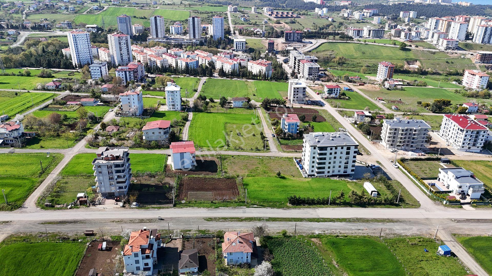 1.80 Emsalli Cadde Cepheli İnşaat Bölgesinde Arsa