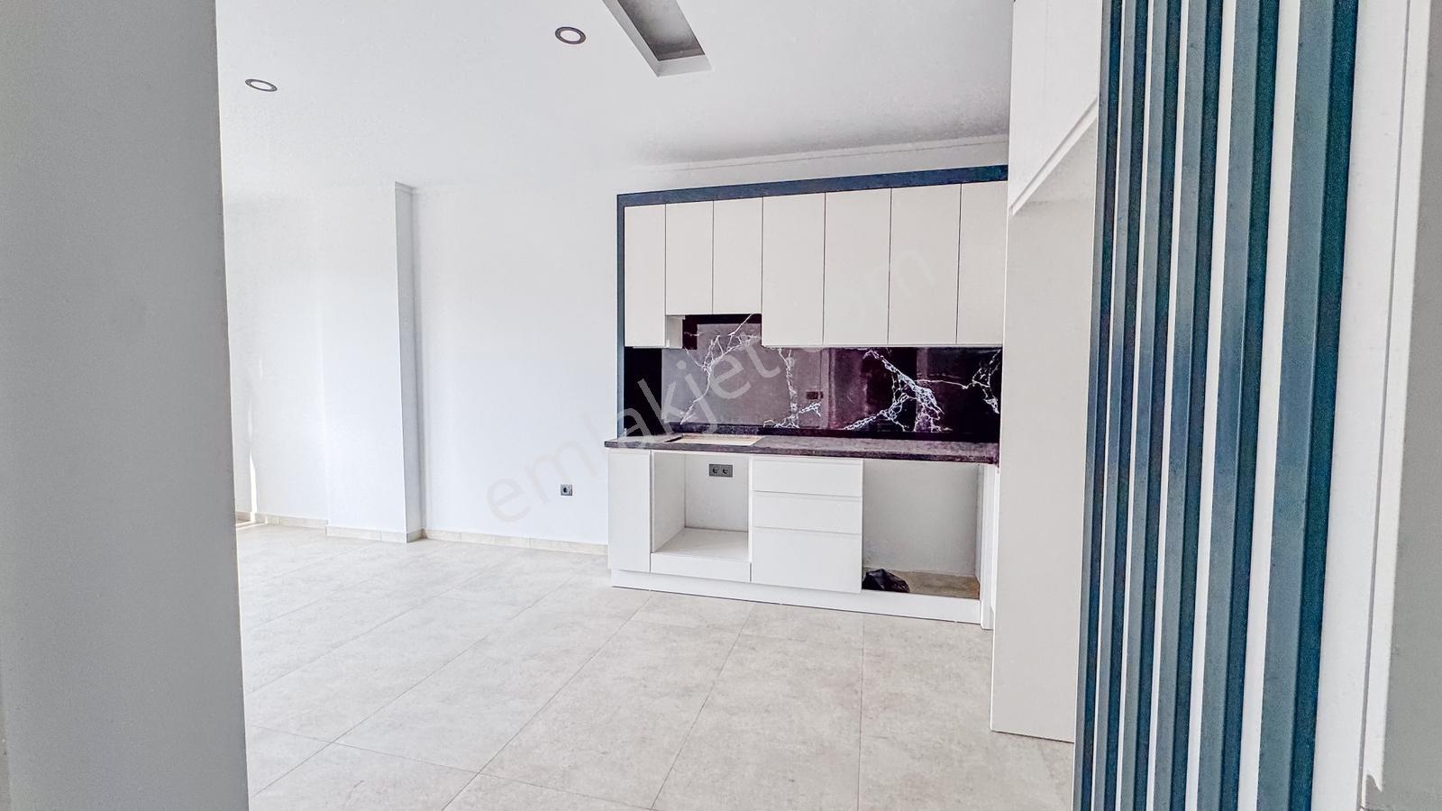 Alanya Güllerpınarı Mah. Denize Sadece 450m 1+1 Yeni Daire - Görsel 4